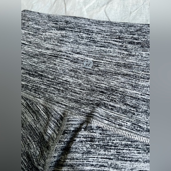 Lululemon - Picture 3 of 9